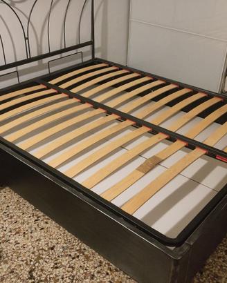 Letto Matrimoniale Nero in Metallo con contenitore