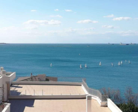Appartamento arredato vista mare