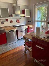 Cucina Euromobil con tavolo allungabile
