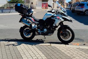 moto Benelli trk 502 x