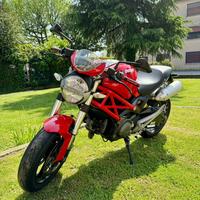 Ducati Monster 696