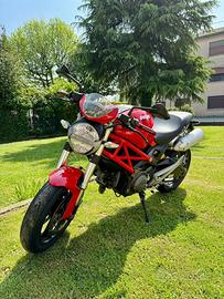 Ducati Monster 696