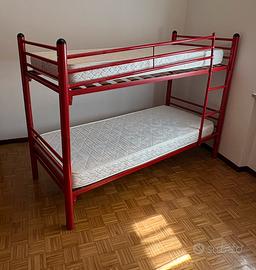 Letto a castello in metallo