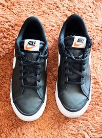 scarpe Nike numero 39 colore nero e bianco