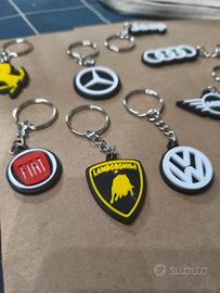 Portachiavi logo auto stampati in 3D
