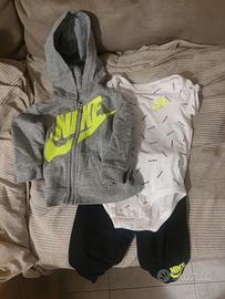 Tuta Nike 6 mesi ( maschio )