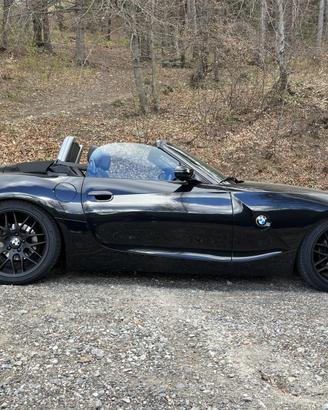 BMW Z4 manuale, cerchi18, scarico, molle sport