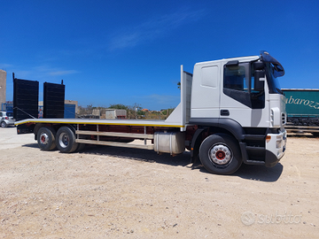 Iveco stralis pianale con rampe