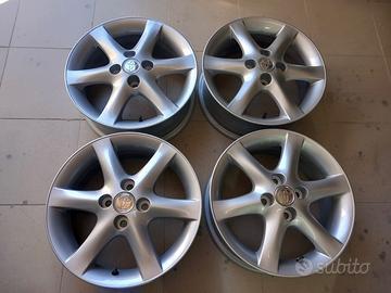 Cerchi in lega da 15 pollici per Toyota yaris