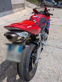 Honda CBR600RR – 599 cc – 86 kW / 117 CV