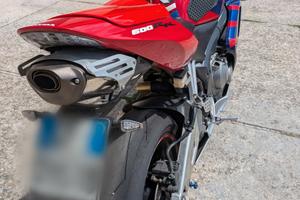 Honda CBR600RR – 599 cc – 86 kW / 117 CV