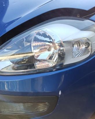 Proiettore sinistro FIAT GRANDE PUNTO del 2011