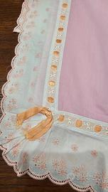 Coppia di lenzuola singole ricamate a mano