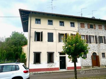 CASA BICAMERE PIU' MANSARDA E GIARDINO