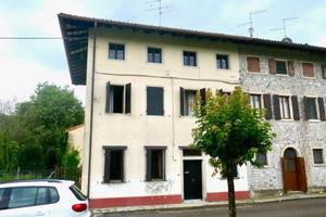 CASA BICAMERE PIU' MANSARDA E GIARDINO