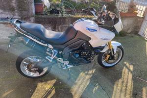 Triumph Tiger 1050