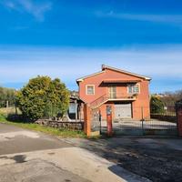 Casa indipendente con uliveto 4000 mq