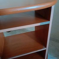 Mobile TV o oggetti con ante in vetro