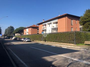 2 LOCALI A LACCHIARELLA