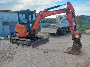 Escavatore kubota 35