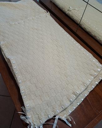 Coperta lana lavorata a mano rifiniture raso