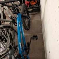 BMX blu