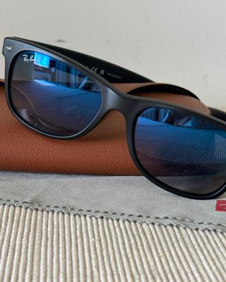 Ray-Ban New Wayfarer RB 2132 polarizzati nero opac