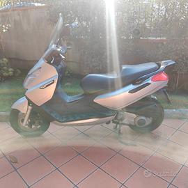 Piaggio X7 300