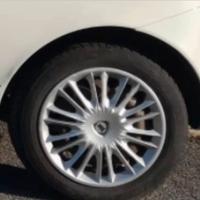 Cerchi in ferro 15” con borchie nuove lancia