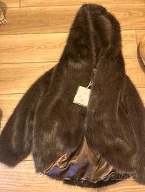 Pelliccia marrone con cappuccio nuova