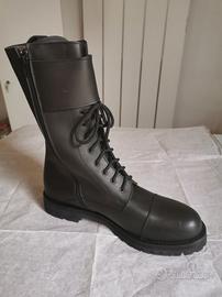 Anfibi  in pelle  n. 46