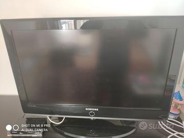 Televisore Samsung 32 pollici LCD