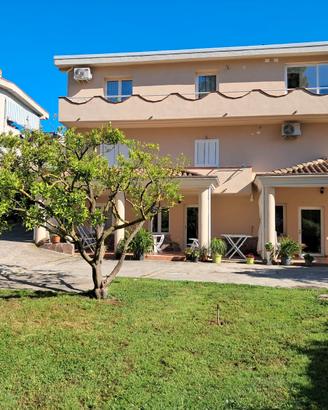 Vacanze al mare bivano sul giardino