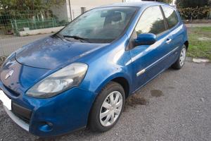Renault Clio 1.2 16V 3 porte Confort NEOPATENTATI