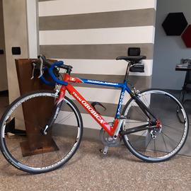 Bicicletta da corsa in alluminio e carbonio