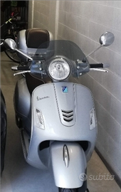 Vespa 300Gts 70th Anniversario