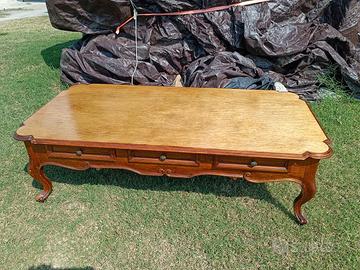 Tavolino in legno intagliato con 3 cassetti