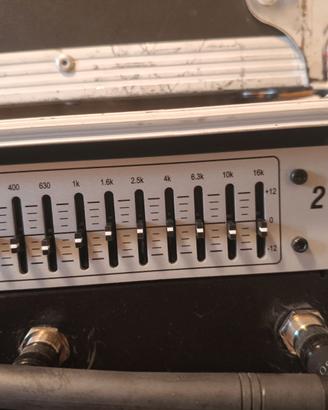 DBX GRAPHIC EQUALIZER 215S