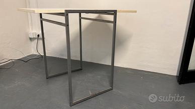 Tavolino richiudibile in legno bianco  e metallo