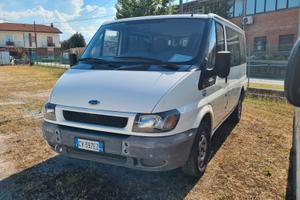 Ford Transit 9 Posti Autovettura