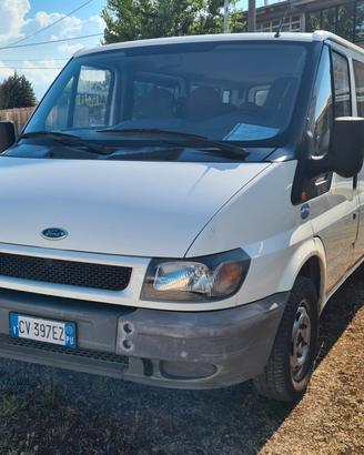 Ford Transit 9 posti vettura