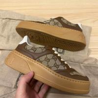 Sneakers color biscotto marrone