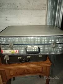 Valigia Anni 30 vintage di cartone.