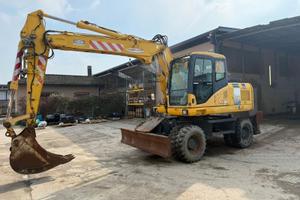 Escavatore Gommato Komatsu PW160