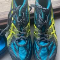 Scarpe ASICS chiodate atletica leggera