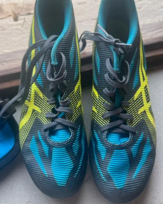Scarpe ASICS chiodate atletica leggera