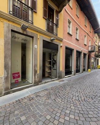 Immobile in asta di 200 m² con più di 5 locali a B