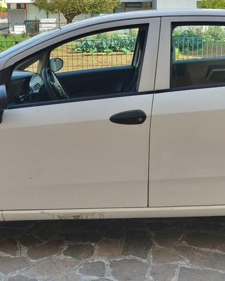 Fiat Grande Punto 1.4 Metano (2009) – Neopatentati
