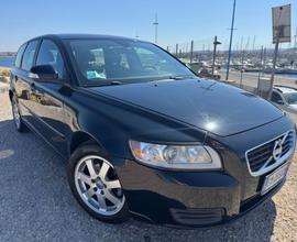 Volvo V50 D2 R-design