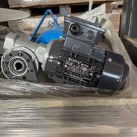 Motore elettrico asincrono trifase + riduttore